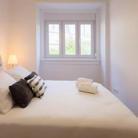 公寓 4da- Sunlit Apartment, Beautifully Designed In The Heart Of The City's Desirable Area Lisboa