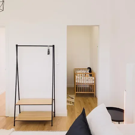 4da- Sunlit Apartment, Beautifully Designed In The Heart Of The City's Desirable Area * Lisboa