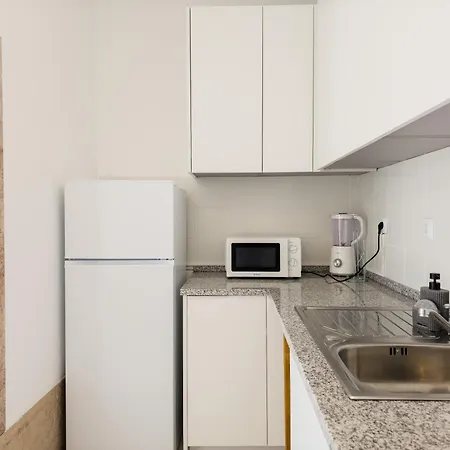 4da- Sunlit Apartment, Beautifully Designed In The Heart Of The City's Desirable Area 公寓